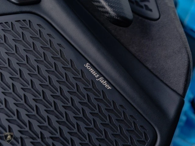 2026 Lamborghini Revuelto - Image 15 of 31
