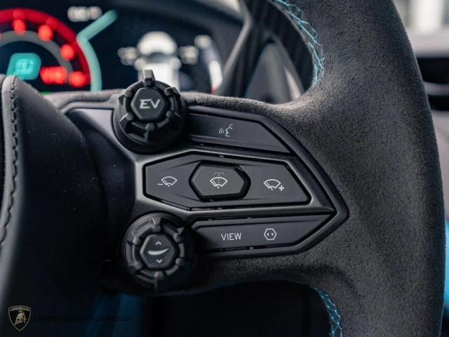 2026 Lamborghini Revuelto - Image 18 of 31