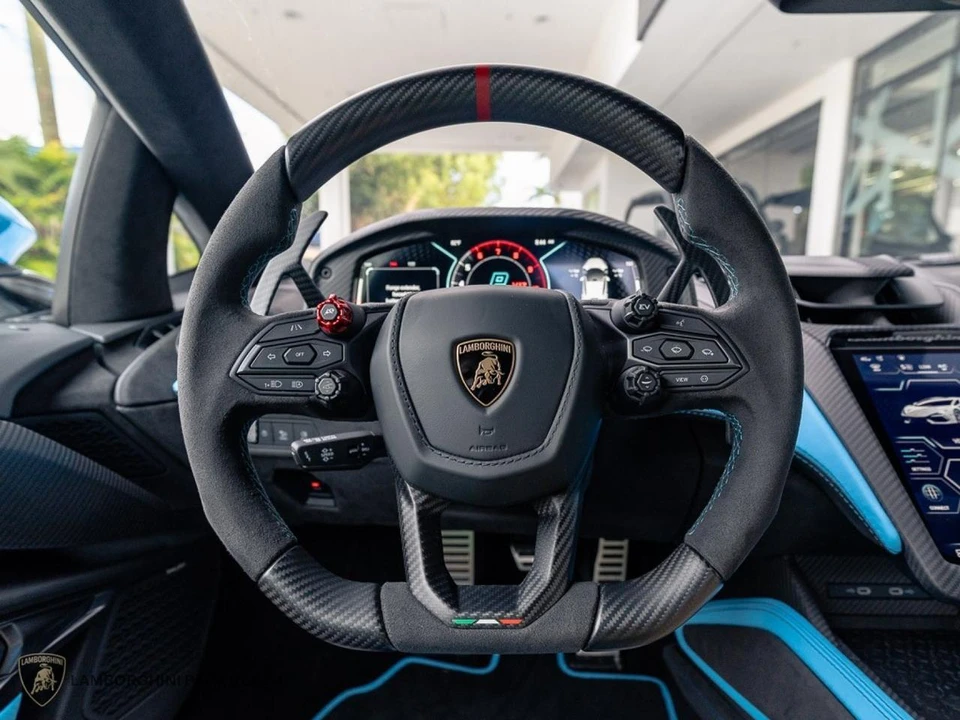 2026 Lamborghini Revuelto - Image 21 of 31