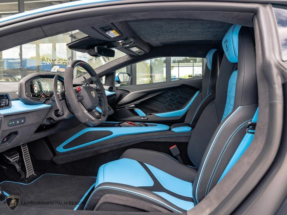 2026 Lamborghini Revuelto - Image 26 of 31