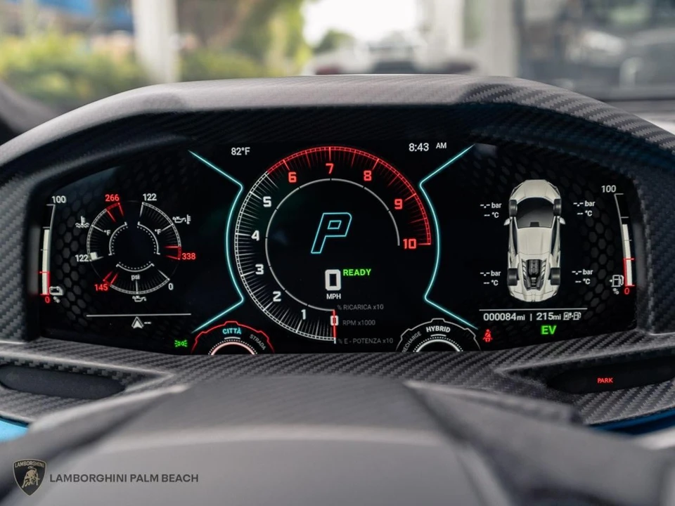 2026 Lamborghini Revuelto - Image 16 of 31