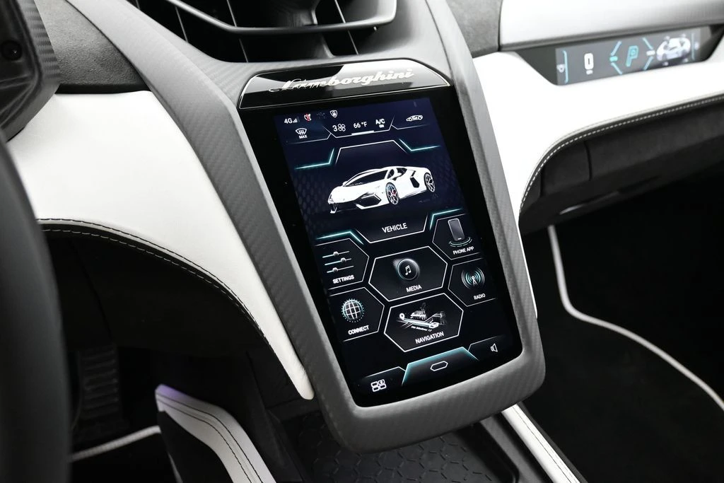 2026 Lamborghini Revuelto - Image 22 of 31
