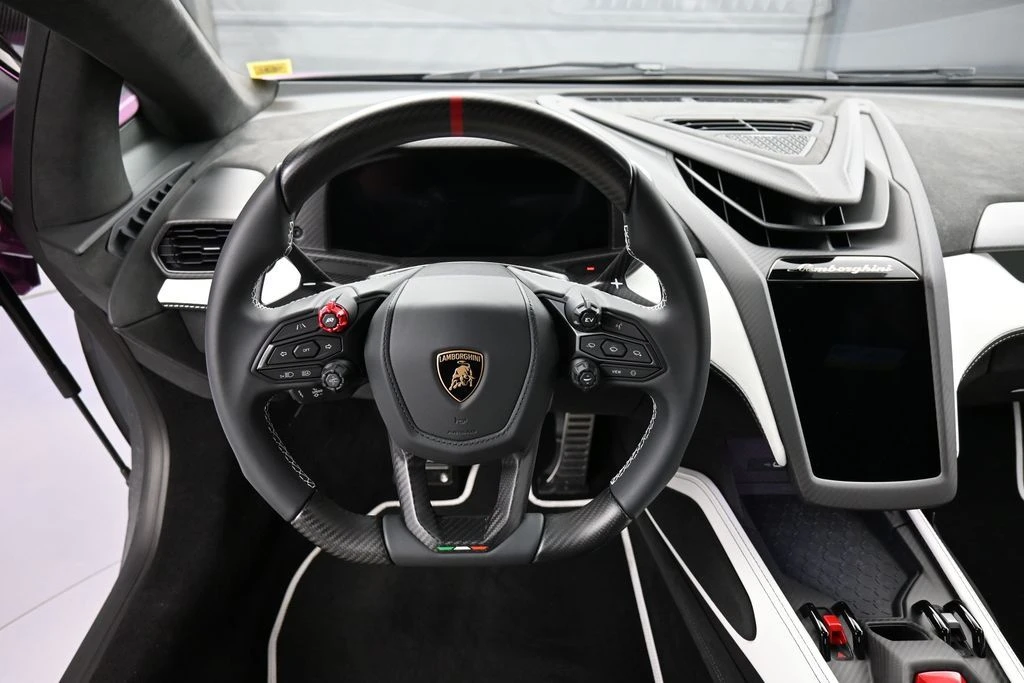 2026 Lamborghini Revuelto - Image 18 of 31
