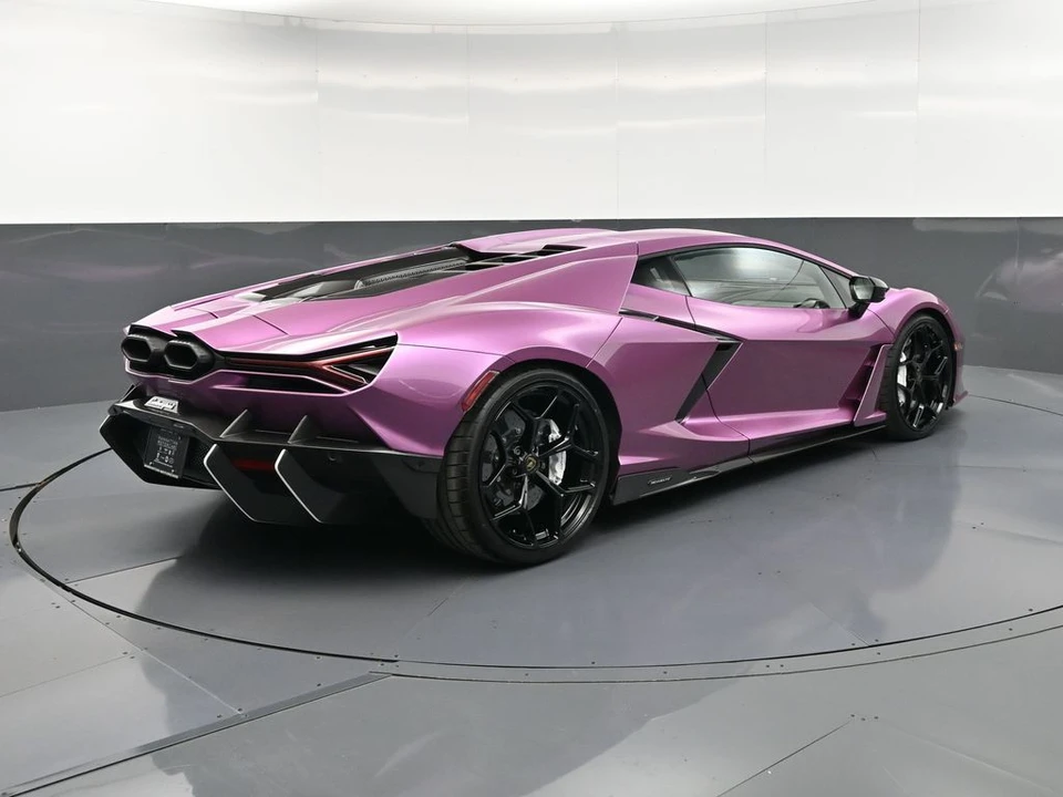 2026 Lamborghini Revuelto - Image 8 of 31