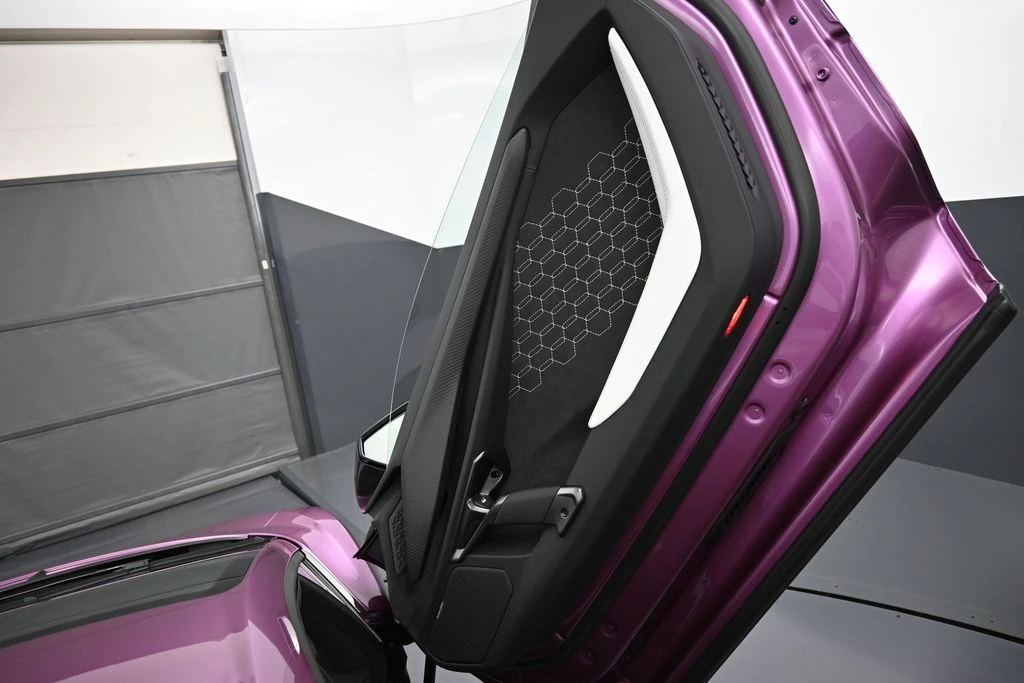 2026 Lamborghini Revuelto - Image 24 of 31