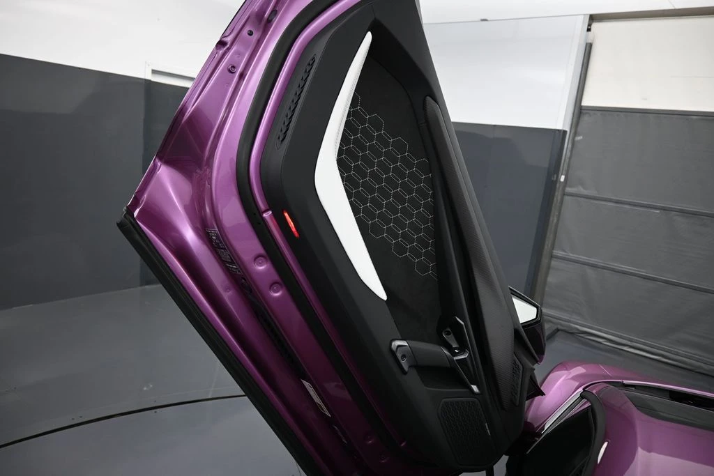 2026 Lamborghini Revuelto - Image 15 of 31