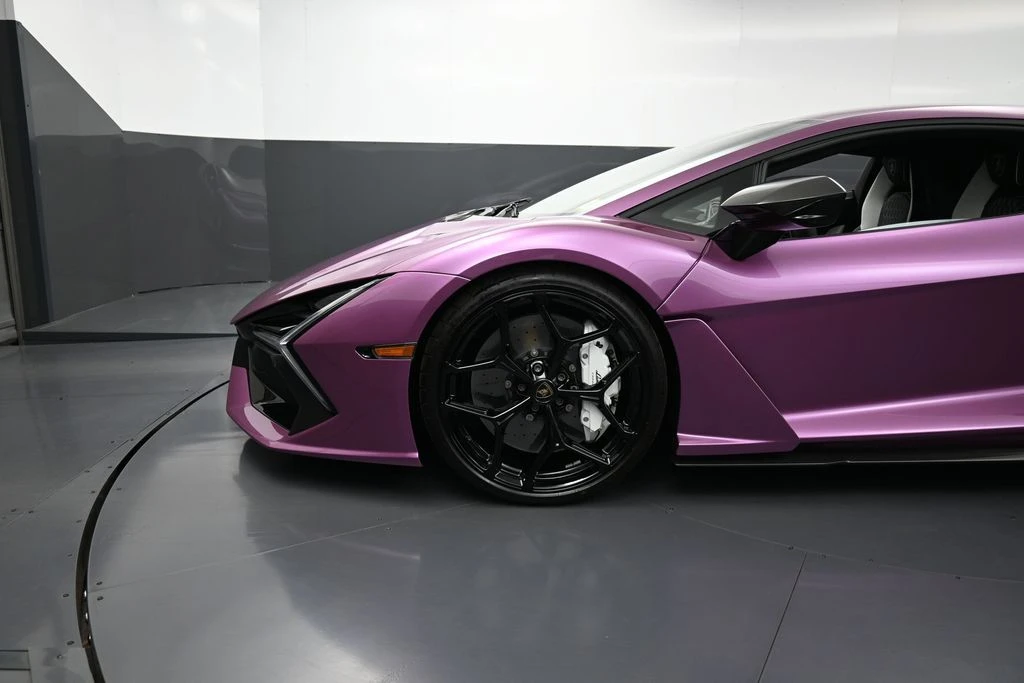 2026 Lamborghini Revuelto - Image 12 of 31