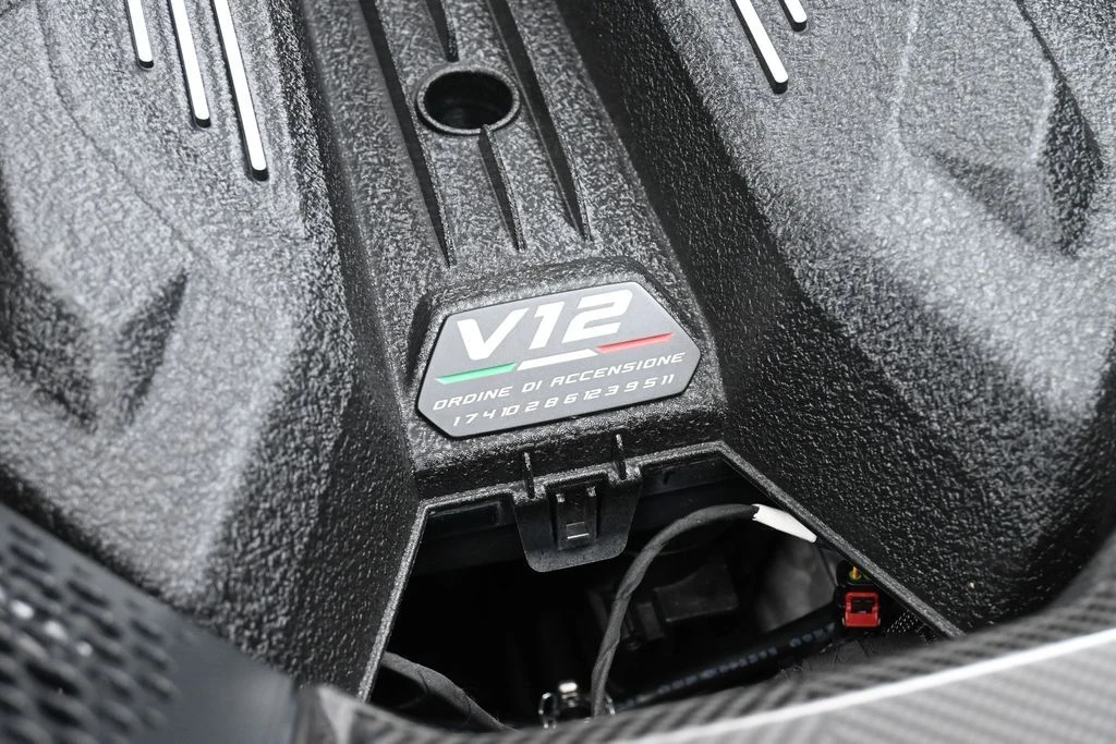 2026 Lamborghini Revuelto - Image 29 of 31