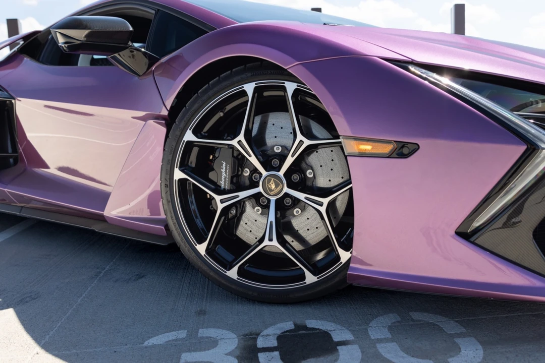 2026 Lamborghini Revuelto - Image 29 of 31