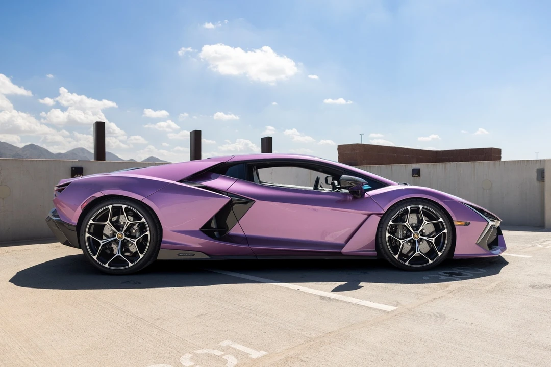 2026 Lamborghini Revuelto - Image 8 of 31