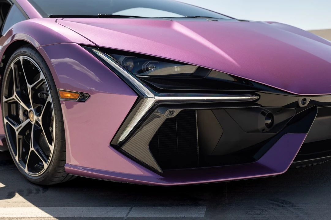 2026 Lamborghini Revuelto - Image 26 of 31