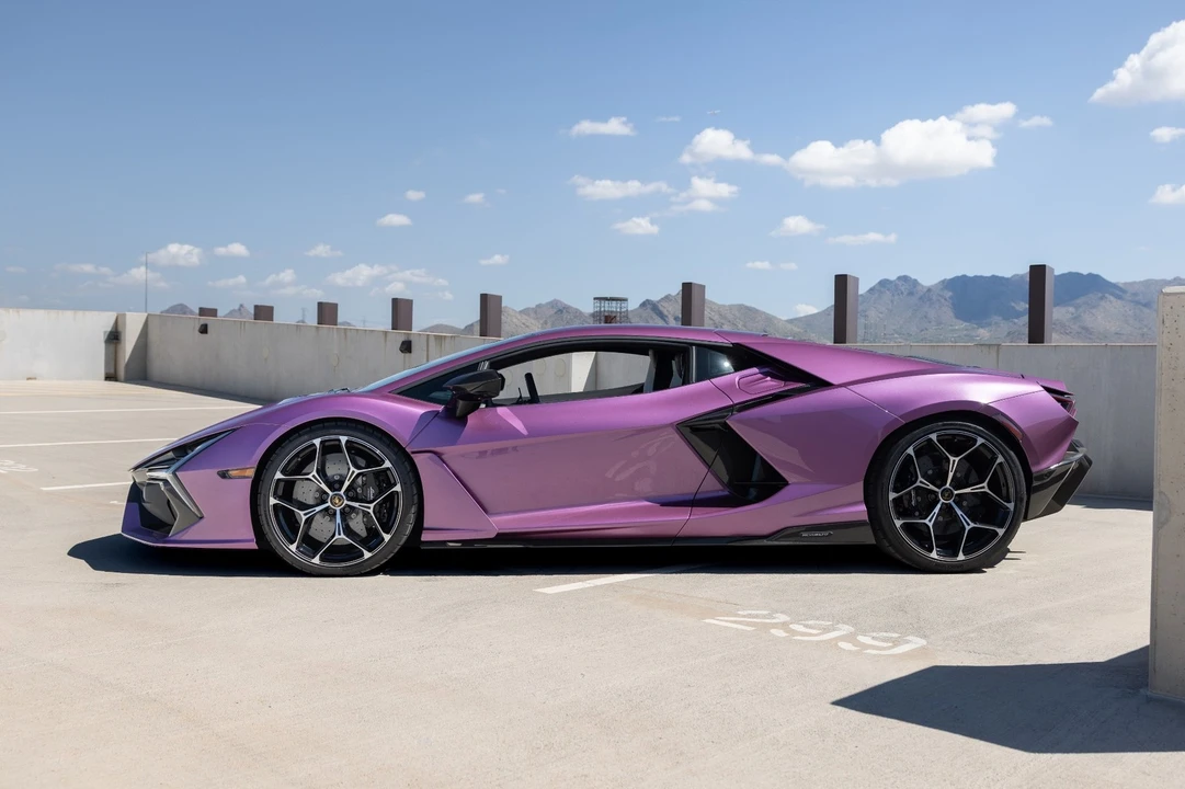 2026 Lamborghini Revuelto - Image 6 of 31