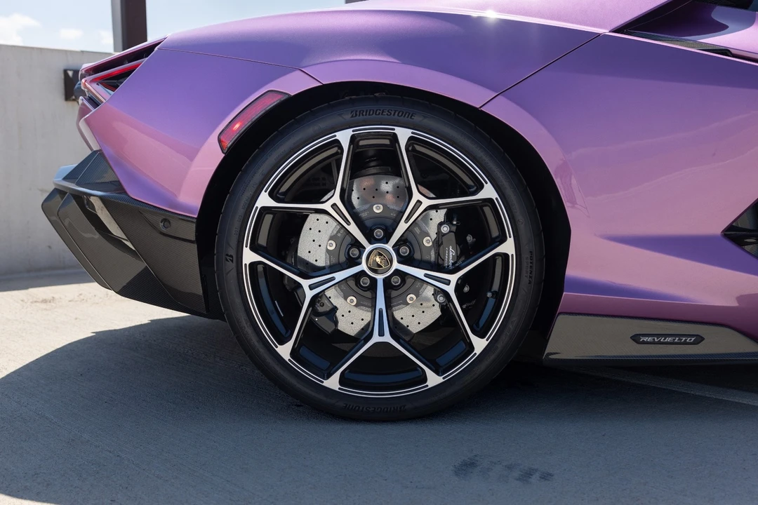 2026 Lamborghini Revuelto - Image 31 of 31