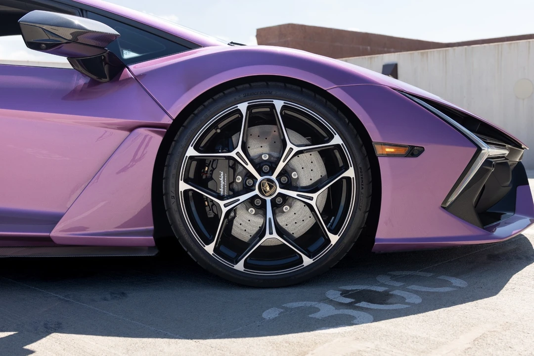 2026 Lamborghini Revuelto - Image 30 of 31