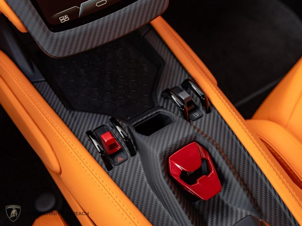 2026 Lamborghini Revuelto - Image 15 of 22