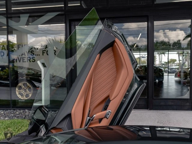 2026 Lamborghini Revuelto - Image 20 of 26
