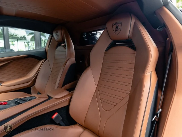 2026 Lamborghini Revuelto - Image 11 of 26