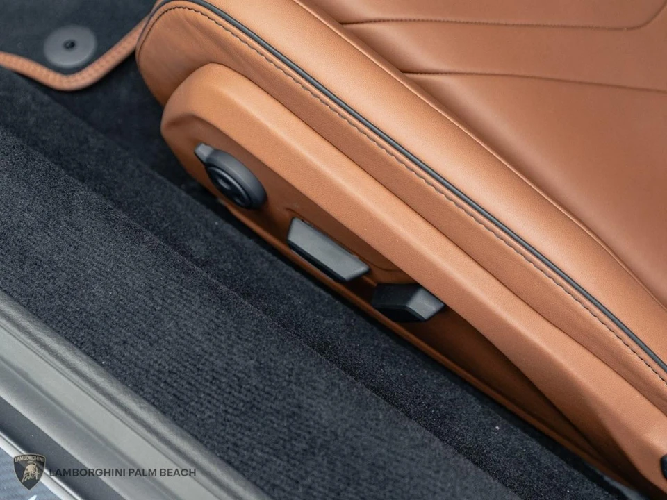 2026 Lamborghini Revuelto - Image 23 of 26