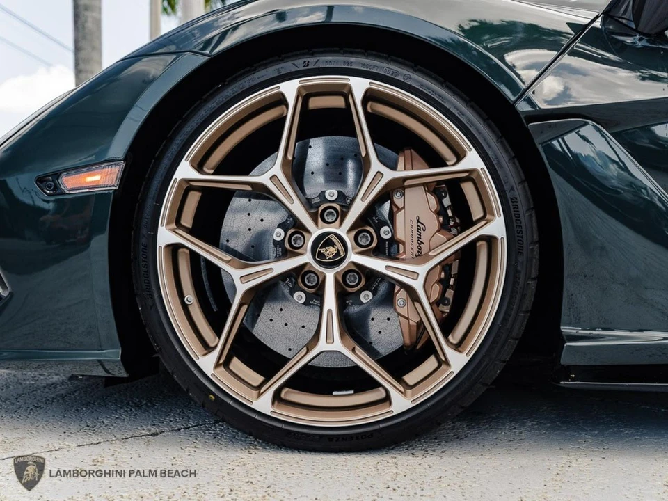 2026 Lamborghini Revuelto - Image 25 of 26