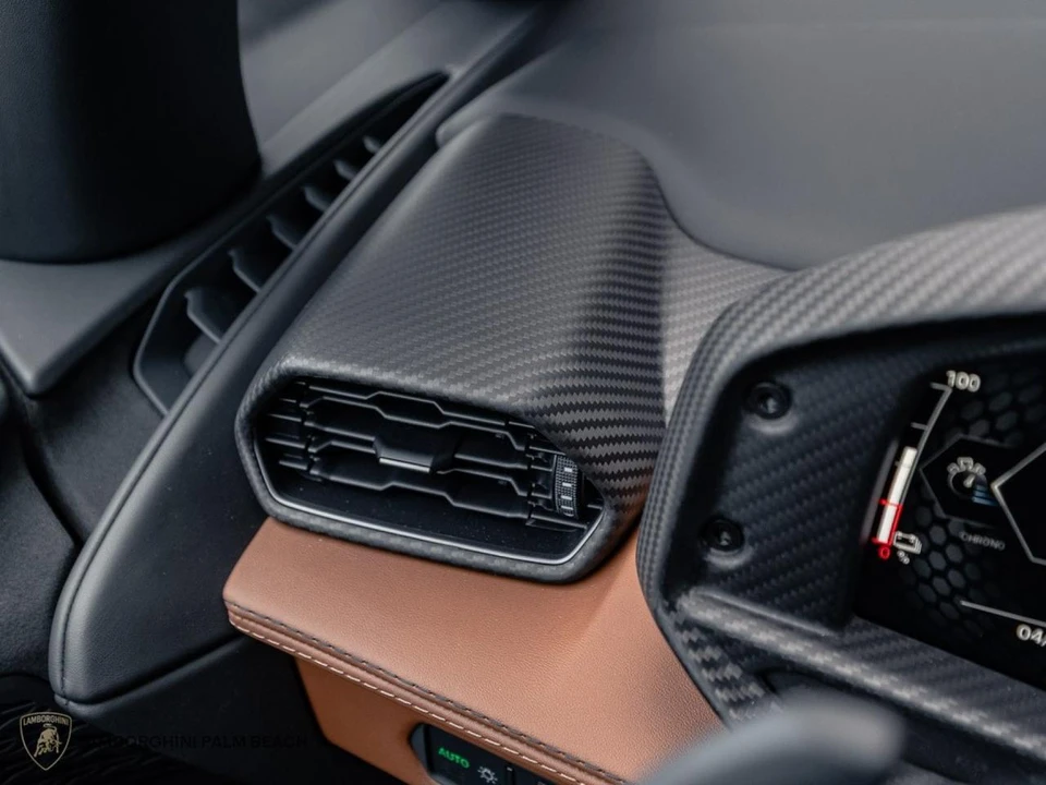 2026 Lamborghini Revuelto - Image 15 of 26