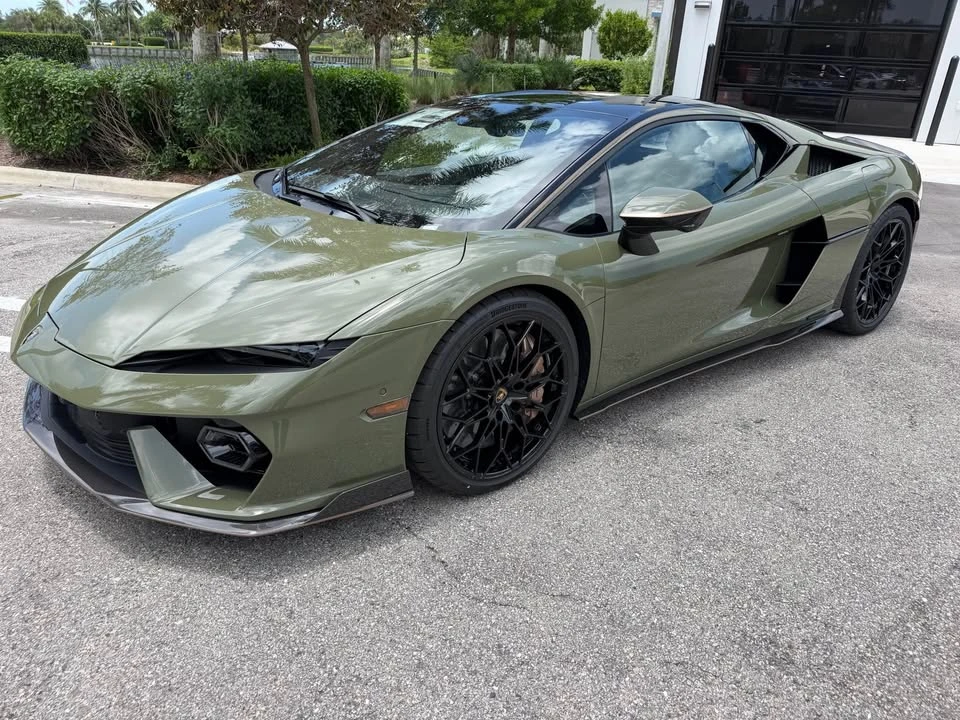 2026 Lamborghini Temerario - Image 2 of 3