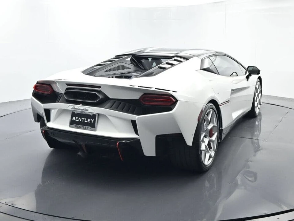 2026 Lamborghini Temerario - Image 13 of 31