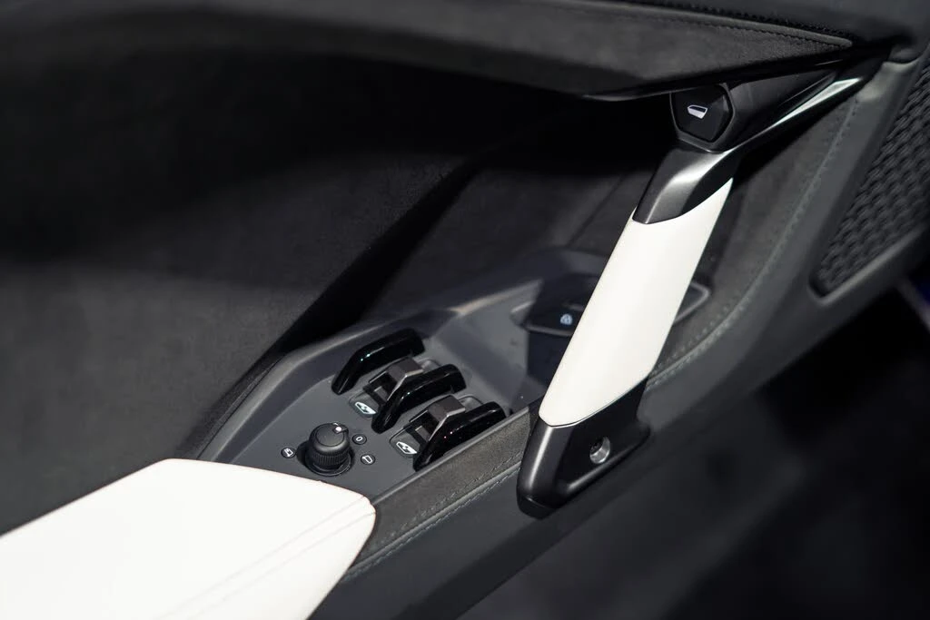 2026 Lamborghini Temerario - Image 18 of 31