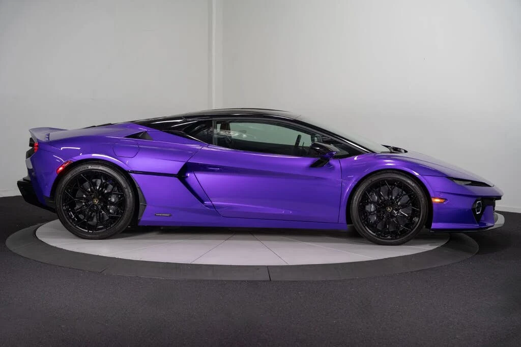 2026 Lamborghini Temerario - Image 9 of 31