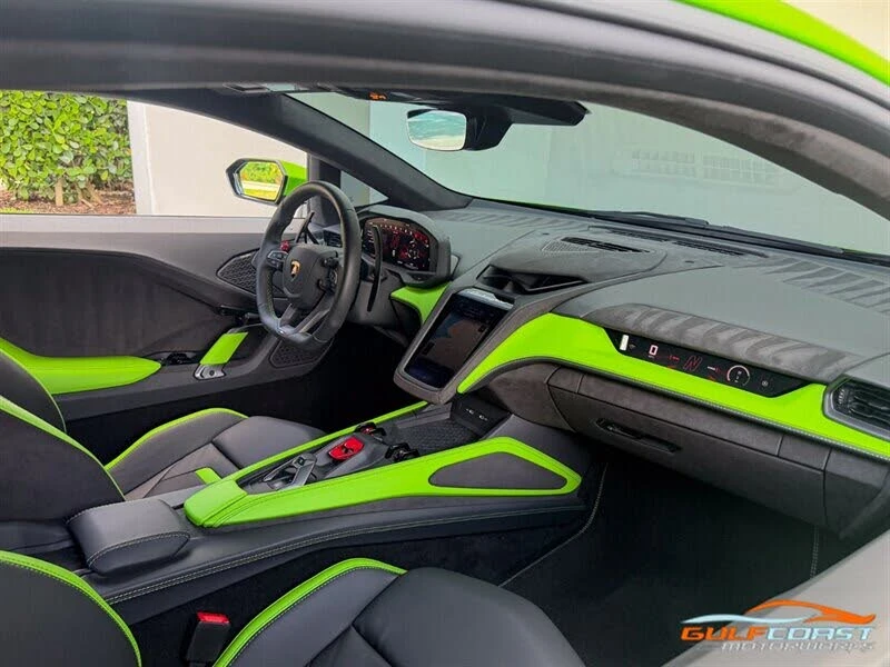 2026 Lamborghini Temerario - Image 28 of 31