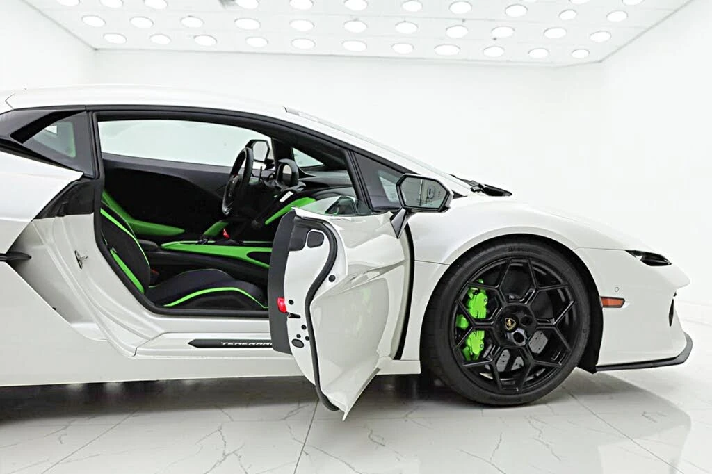 2026 Lamborghini Temerario - Image 18 of 31
