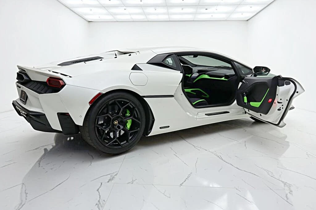 2026 Lamborghini Temerario - Image 12 of 31