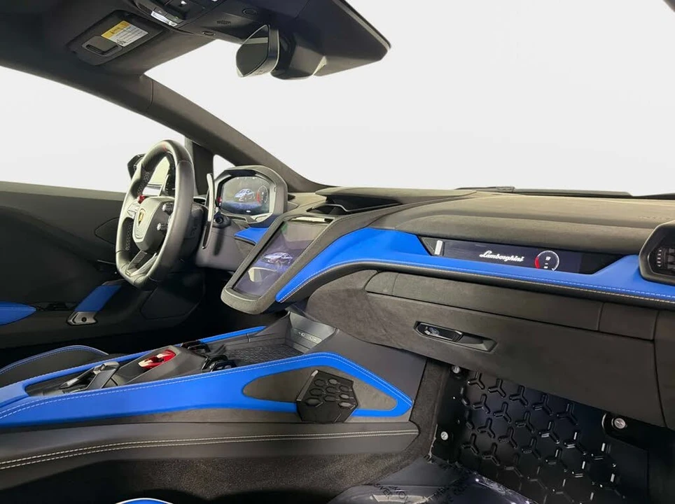 2026 Lamborghini Temerario - Image 24 of 31