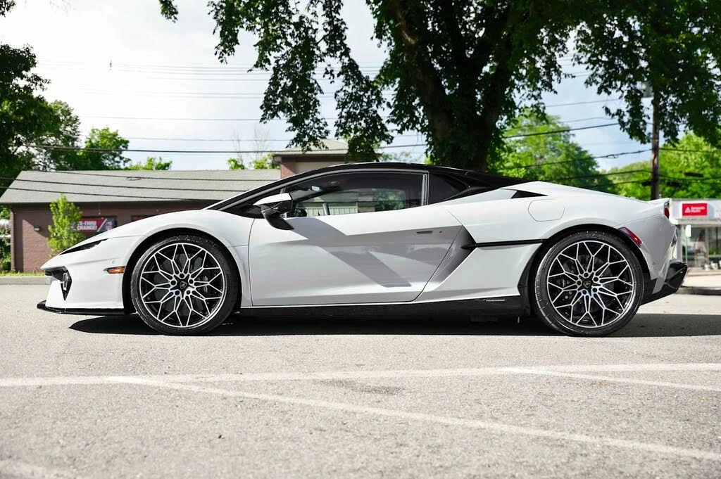2026 Lamborghini Temerario - Image 13 of 31