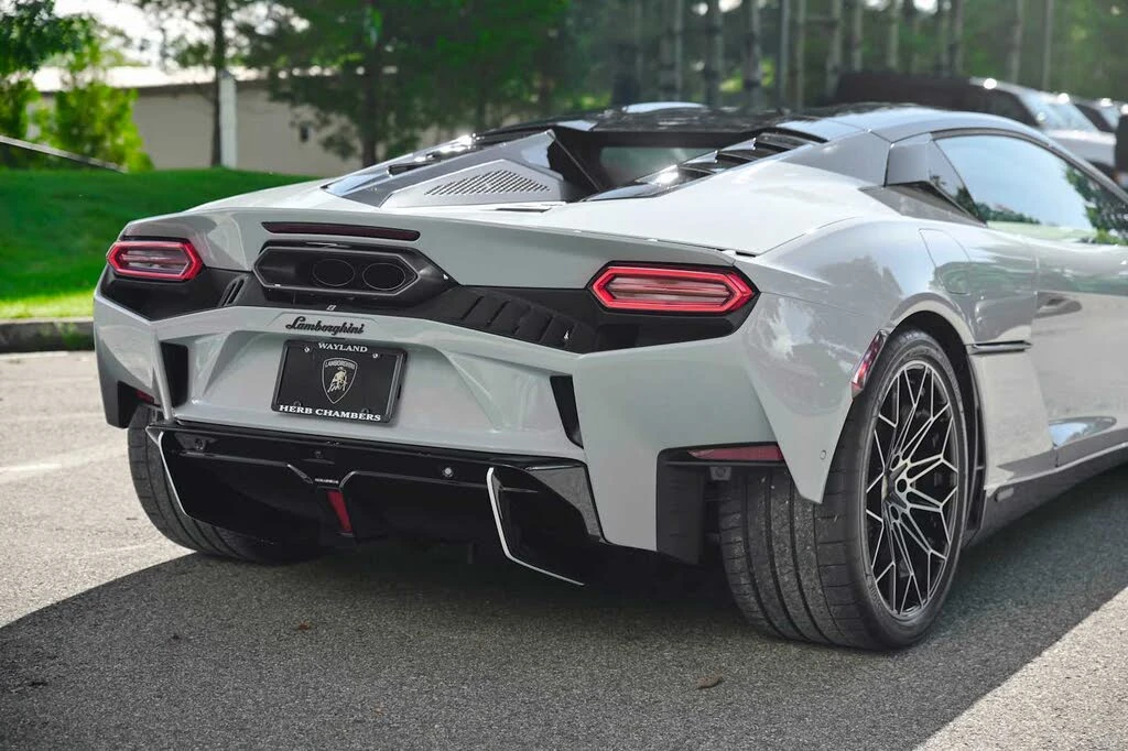 2026 Lamborghini Temerario - Image 11 of 31