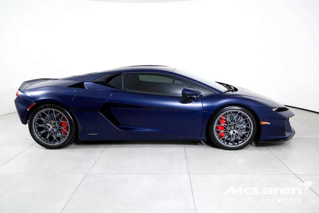 2026 Lamborghini Temerario - Image 9 of 31