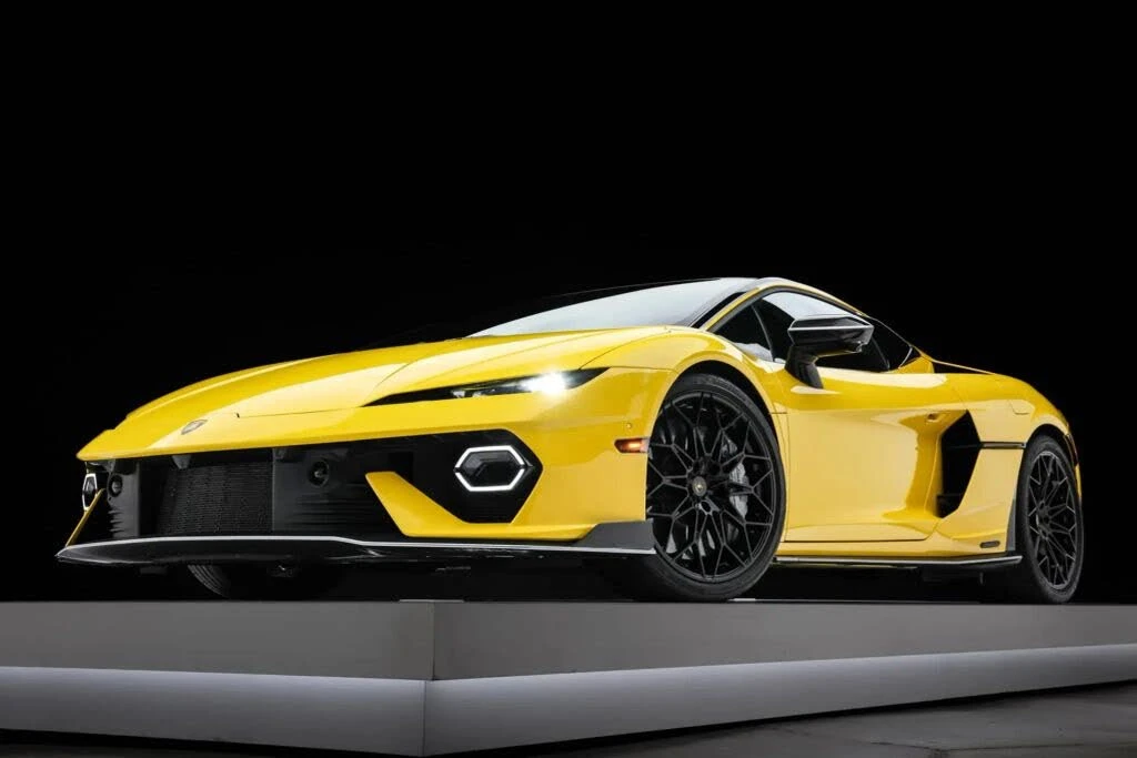 2026 Lamborghini Temerario - Image 2 of 31