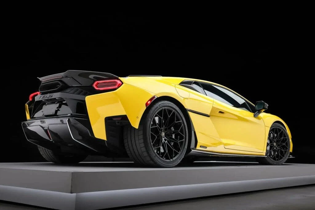 2026 Lamborghini Temerario - Image 11 of 31