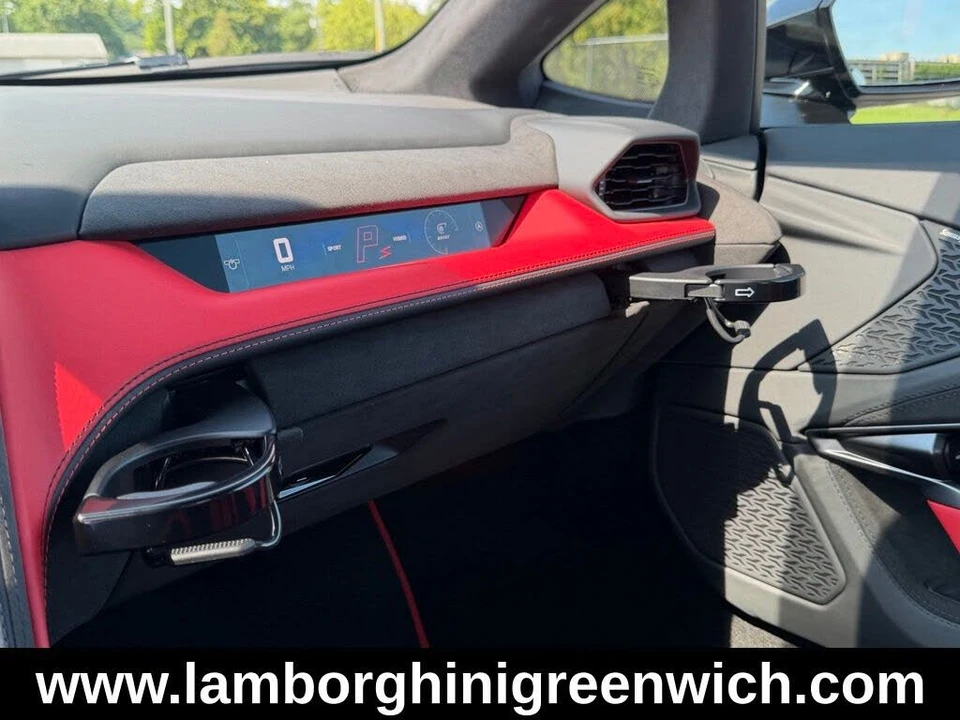 2026 Lamborghini Temerario - Image 27 of 31