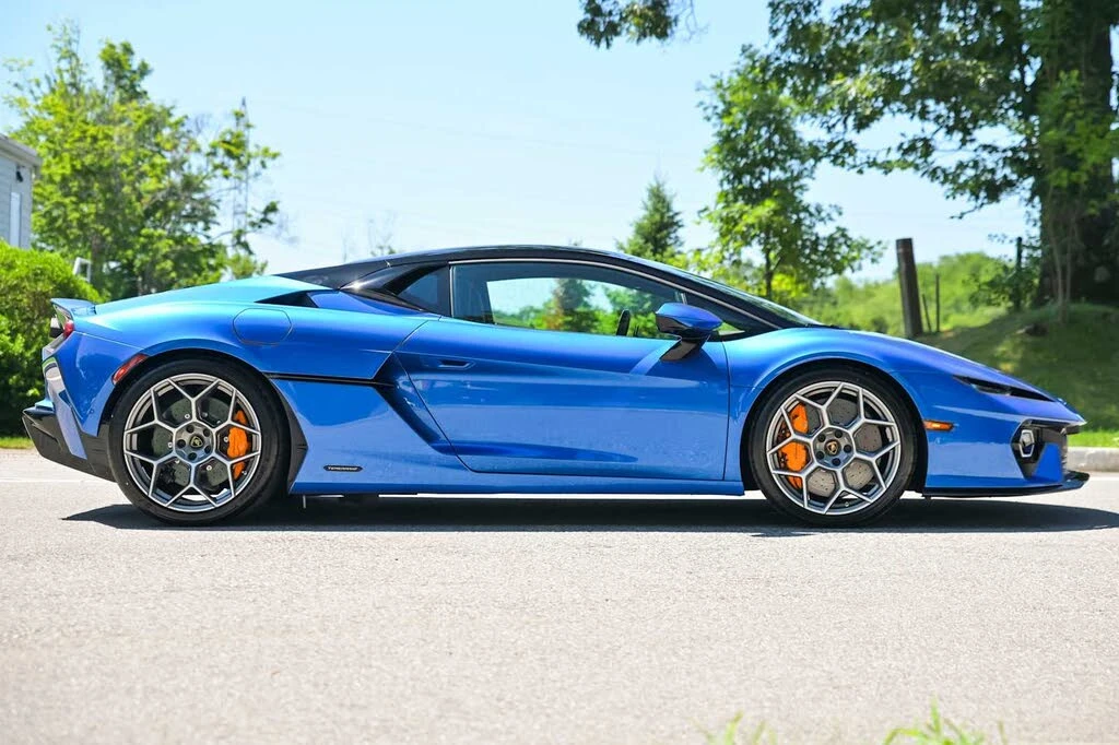 2026 Lamborghini Temerario - Image 9 of 31