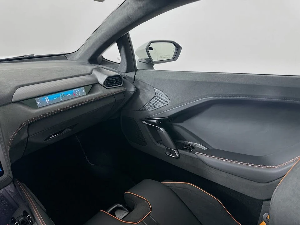 2026 Lamborghini Temerario - Image 22 of 31