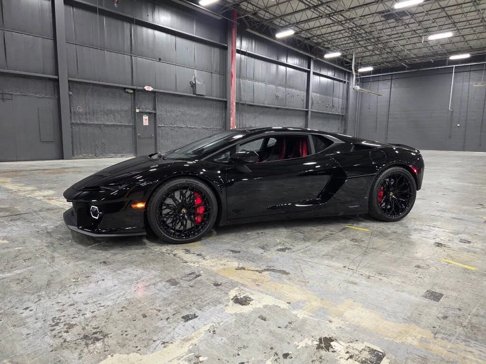 2026 Lamborghini Temerario - Image 2 of 31