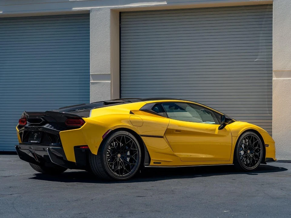 2026 Lamborghini Temerario - Image 2 of 29
