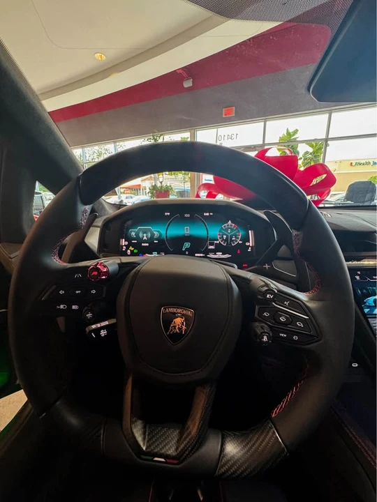2026 Lamborghini Temerario - Image 15 of 18