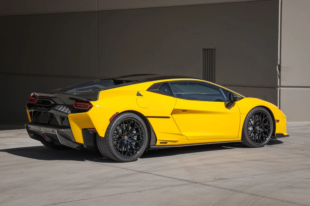 2026 Lamborghini Temerario - Image 16 of 31