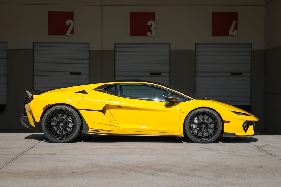 2026 Lamborghini Temerario - Image 17 of 31