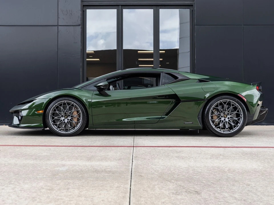 2026 Lamborghini Temerario - Image 10 of 31