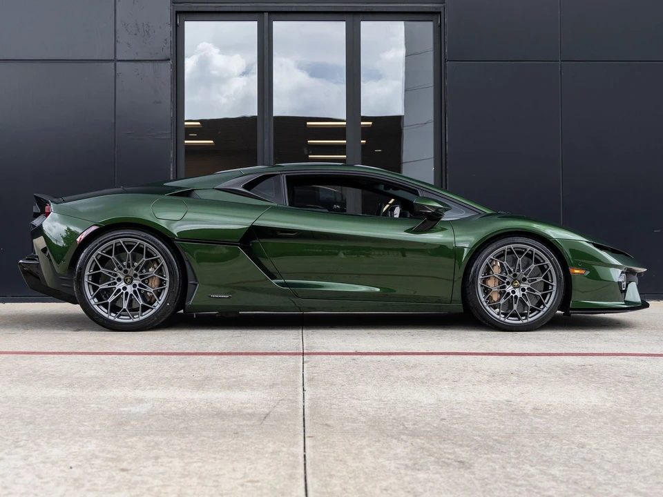 2026 Lamborghini Temerario - Image 11 of 31
