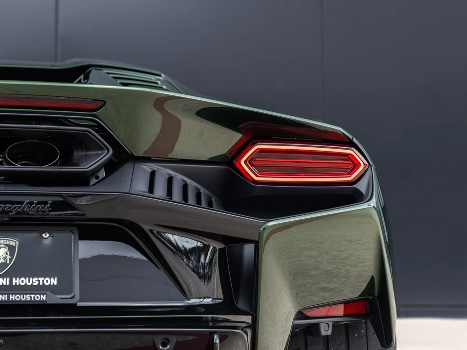 2026 Lamborghini Temerario - Image 13 of 31