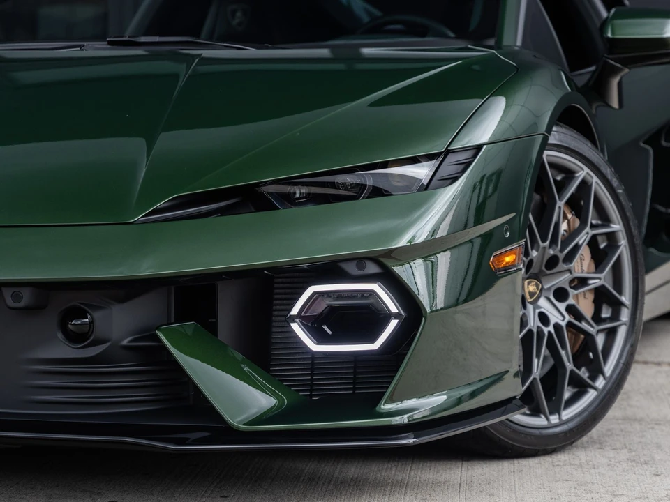 2026 Lamborghini Temerario - Image 26 of 31
