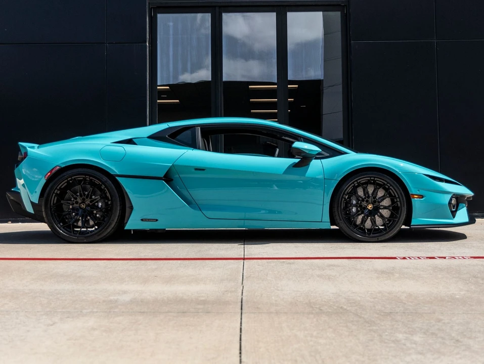 2026 Lamborghini Temerario - Image 11 of 31